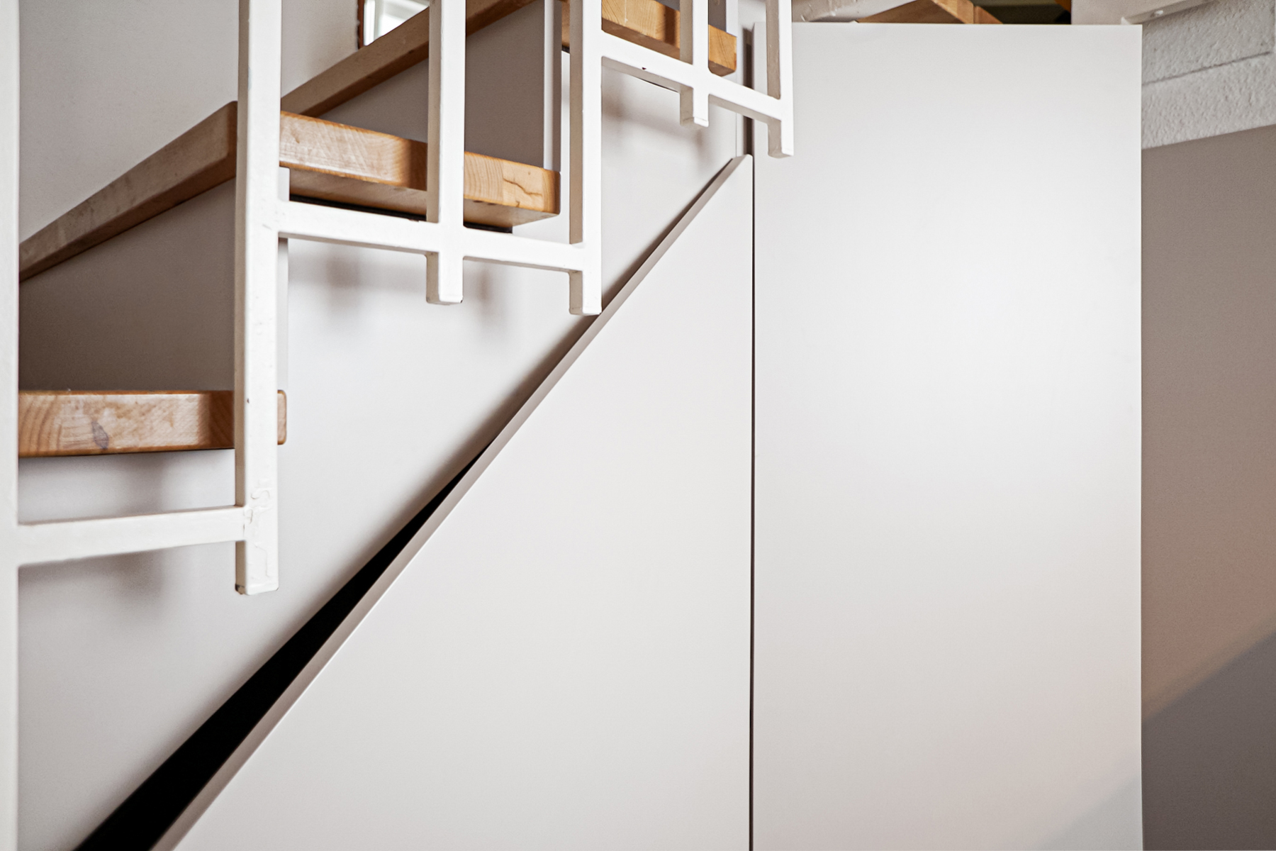 elbworx-paul-strobel-treppenschrank-03